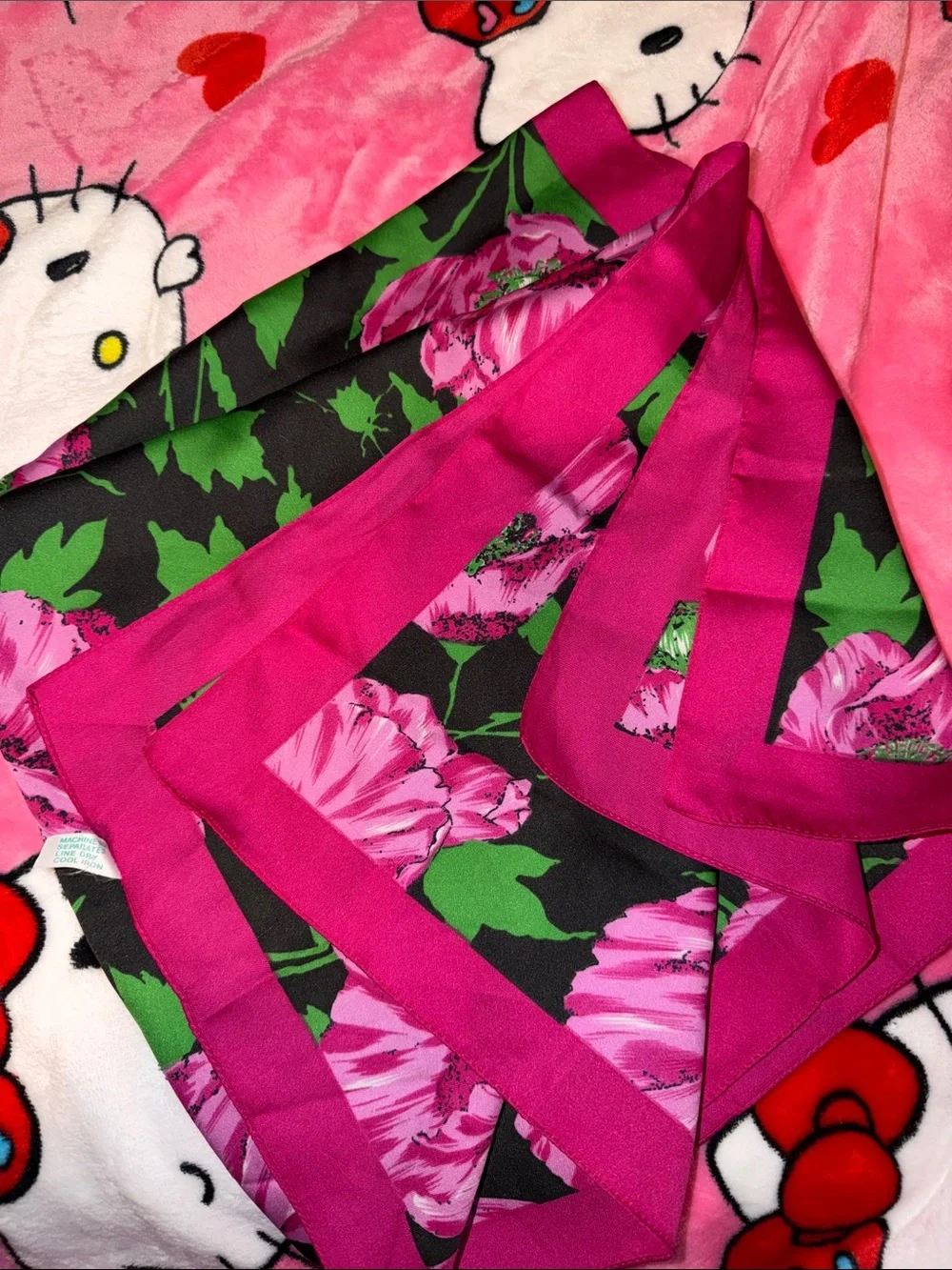Made in Italy 100% Polyester Label on Fuchsia Fabric